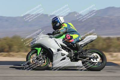 media/Oct-30-2025-Racers Edge (Thu) [[dabbdaf680]]/3-B Group/Session 4 (Turn 9 Side)/